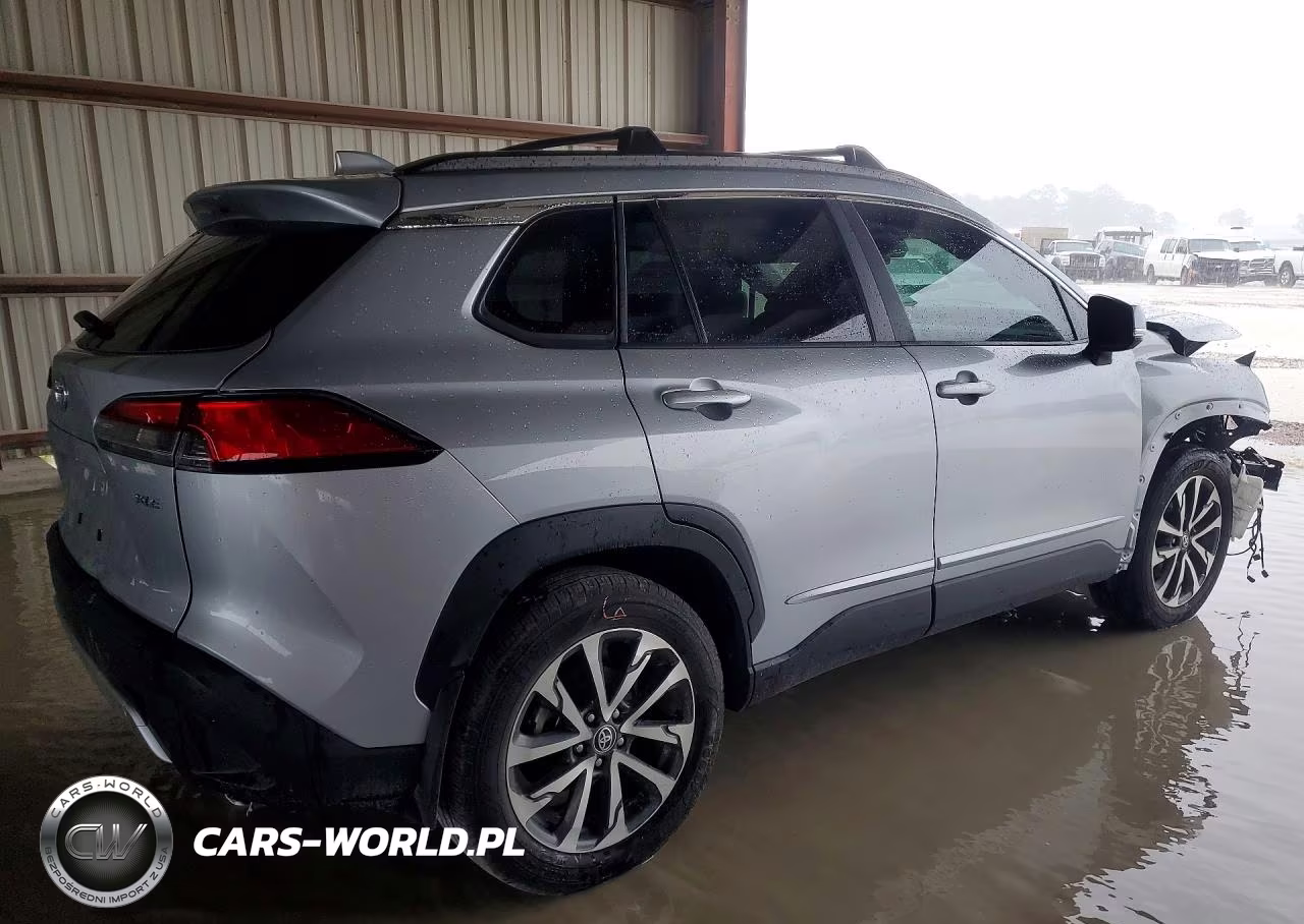2023 Toyota Corolla Cross Xle VIN:7MUDAAAG9PV054426 - 3