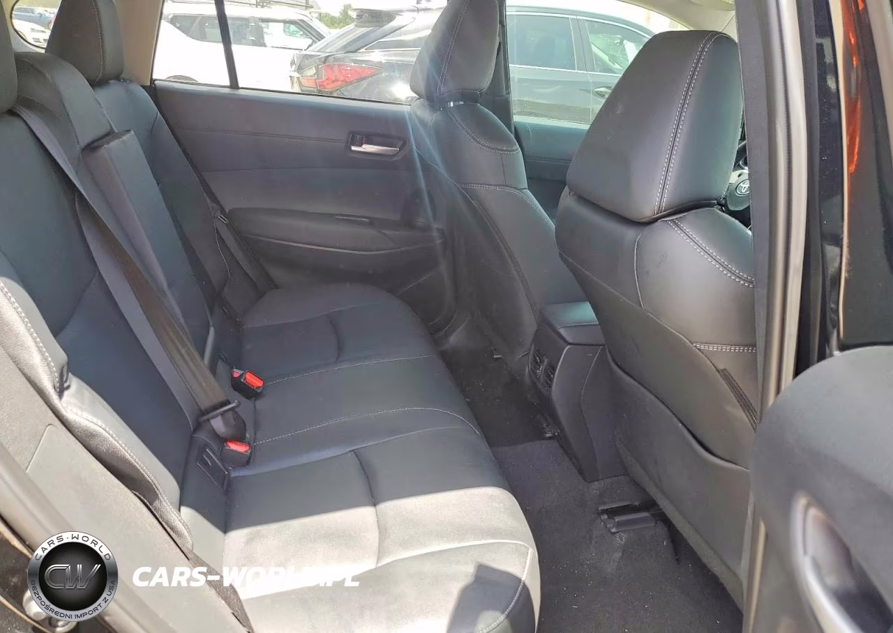 2026 Toyota Corolla Cross Xle VIN:7MUDAABGXTV174888 - 11
