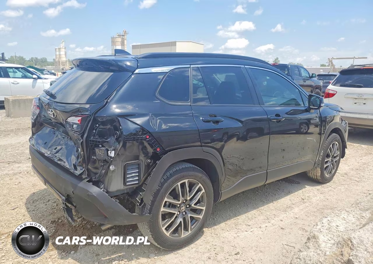 2026 Toyota Corolla Cross Xle VIN:7MUDAABGXTV174888 - 3