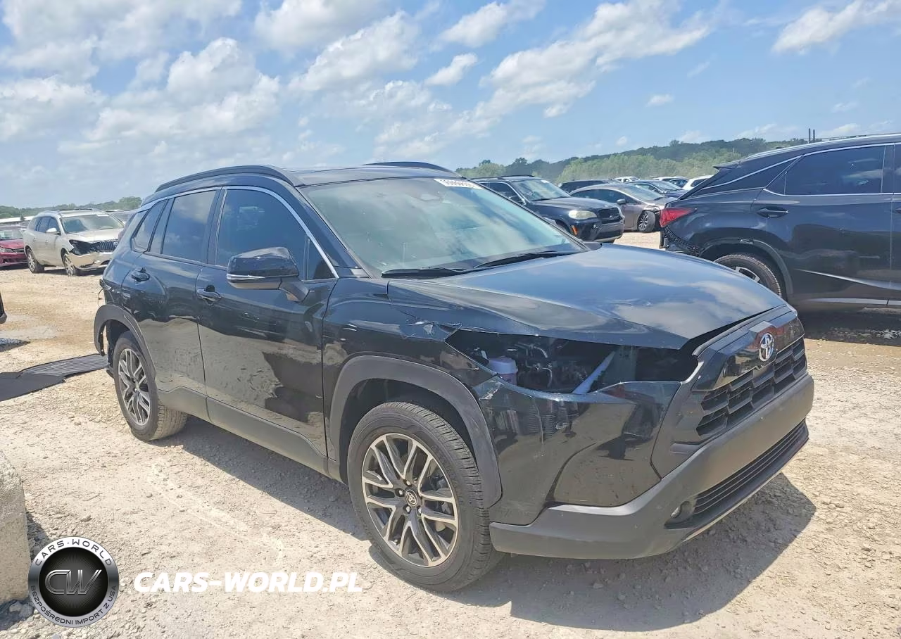 2026 Toyota Corolla Cross Xle VIN:7MUDAABGXTV174888 - 4