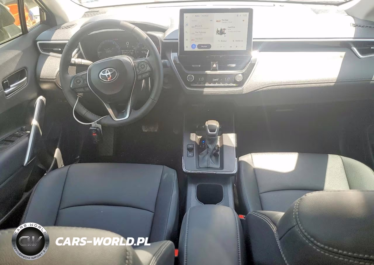 2026 Toyota Corolla Cross Xle VIN:7MUDAABGXTV174888 - 8