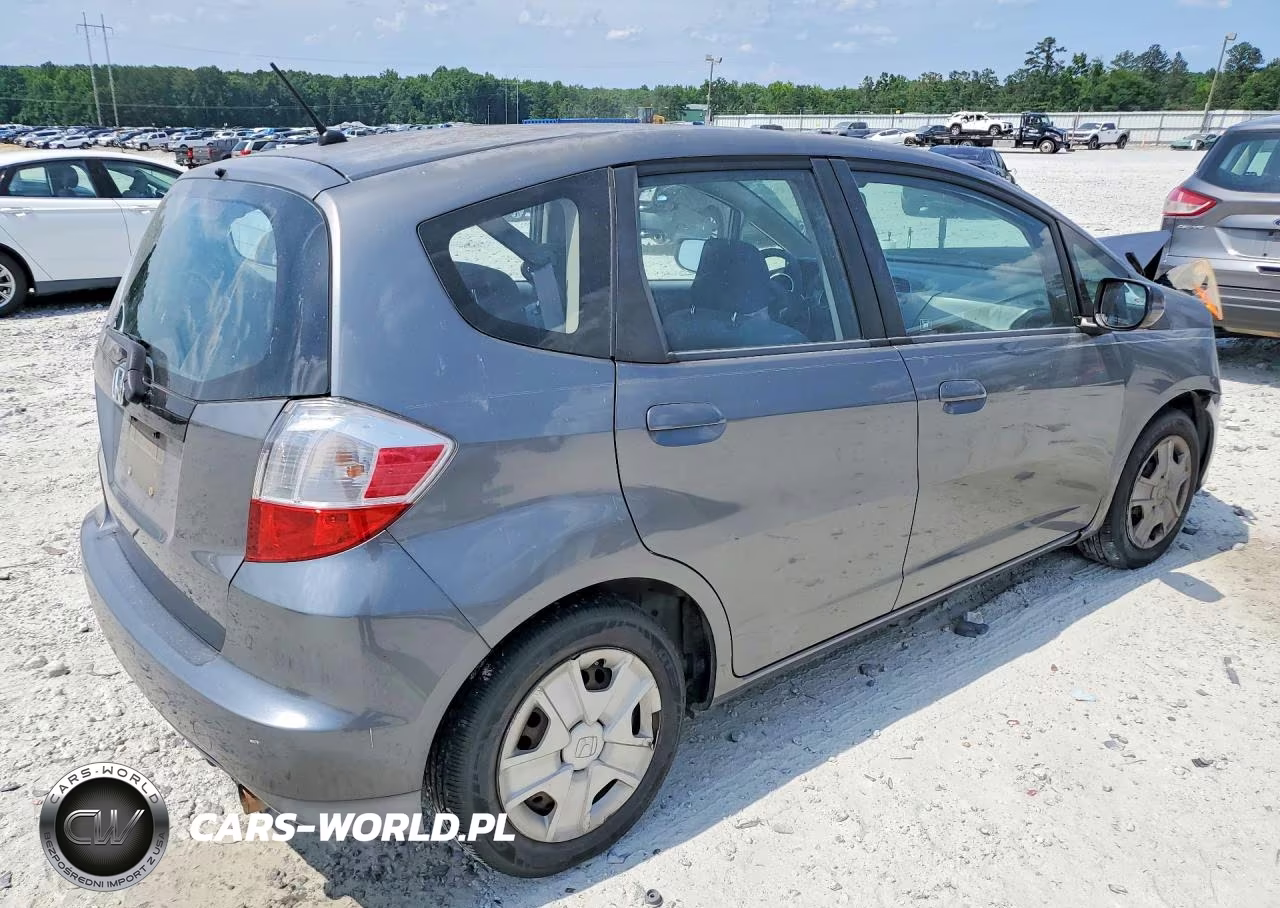 2012 Honda Fit VIN:JHMGE8H37CS000369 - 3