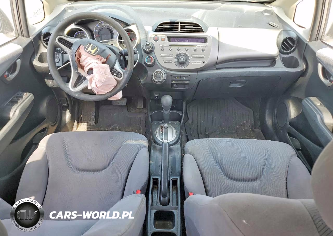 2012 Honda Fit VIN:JHMGE8H37CS000369 - 8