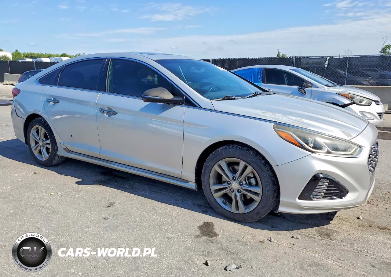 2018 Hyundai Sonata Sport VIN:5NPE34AF5JH684684 - 4