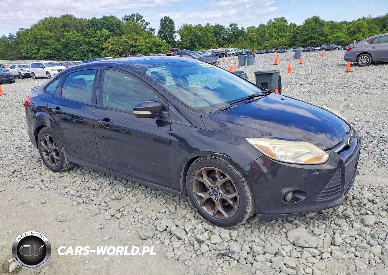 2014 Ford Focus Se VIN:1FADP3F26EL371067 - 4