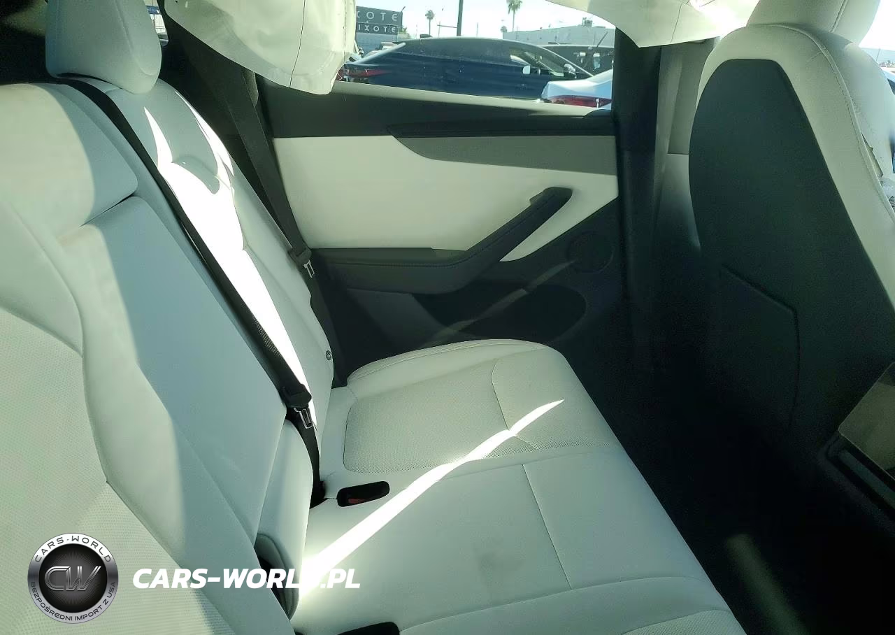 2026 Tesla Model Y VIN:7SAYGDED4TF596093 - 11