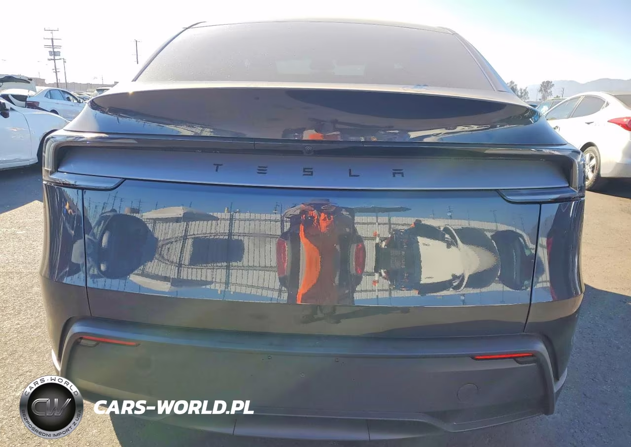 2026 Tesla Model Y VIN:7SAYGDED4TF596093 - 6