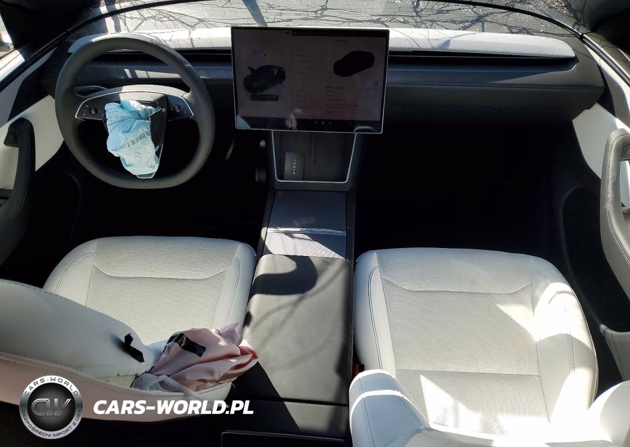 2026 Tesla Model Y VIN:7SAYGDED4TF596093 - 8