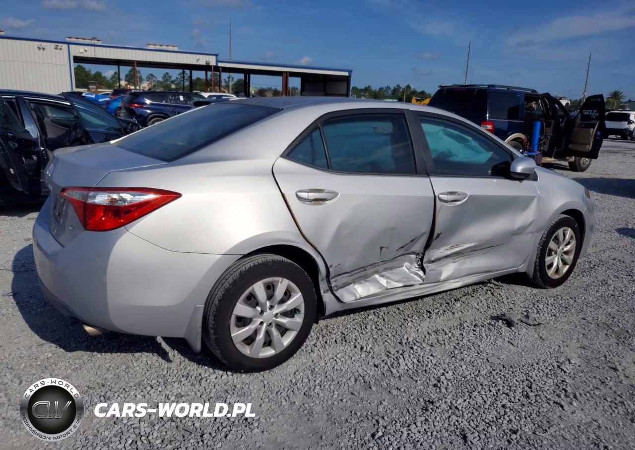 2016 Toyota Corolla Le VIN:2T1BURHE1GC516630 - 3