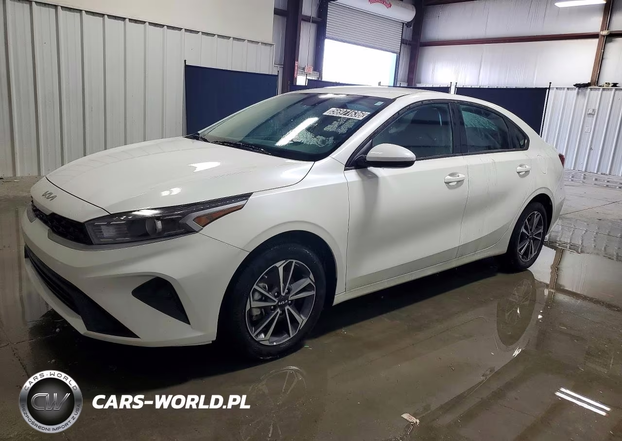 2024 Kia Forte Lxs – zdjęcie 1 z 12