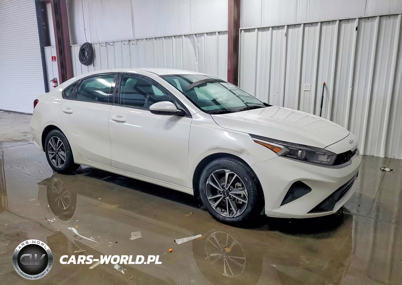 2024 Kia Forte Lxs VIN:3KPF24AD0RE811315 - 4