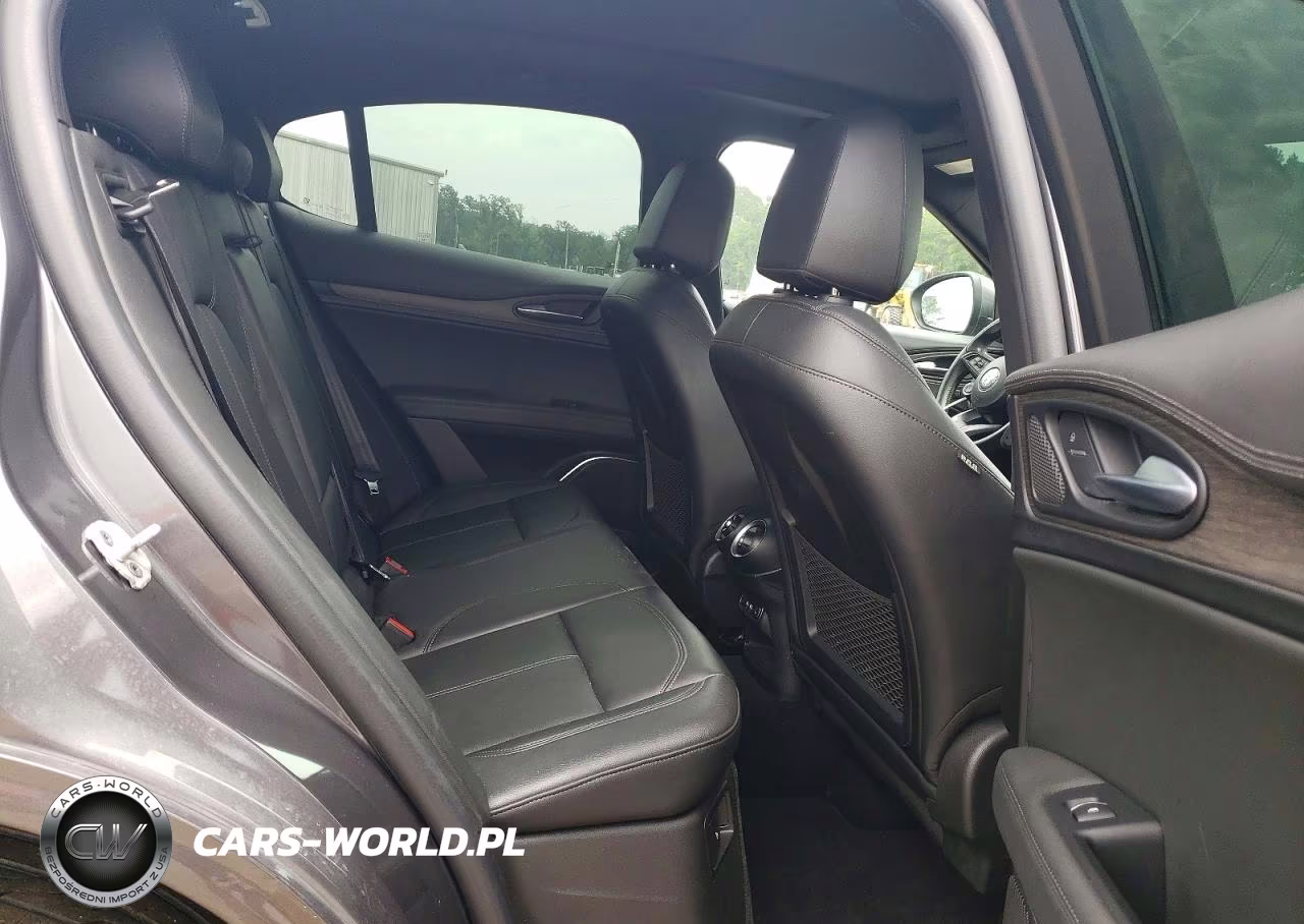 2022 Alfa Romeo Stelvio Ti VIN:ZASPAKBN0N7D32722 - 10