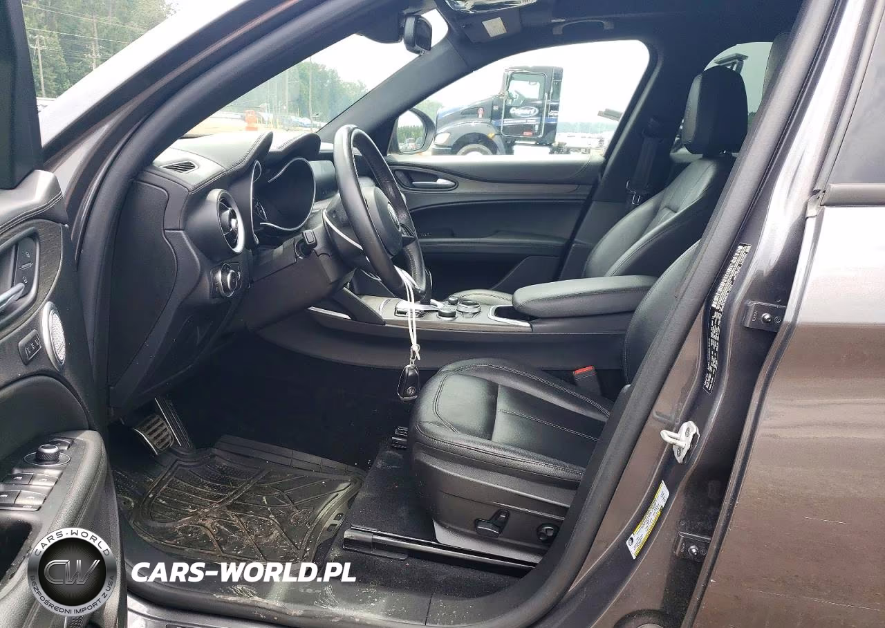 2022 Alfa Romeo Stelvio Ti VIN:ZASPAKBN0N7D32722 - 7