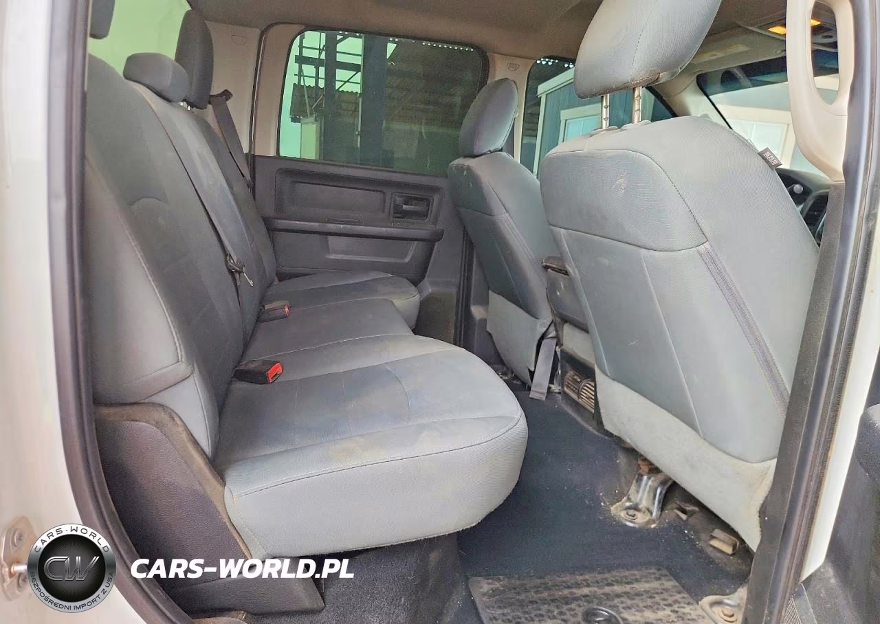 2018 Ram 2500 St VIN:3C6UR5HJ3JG359459 - 10