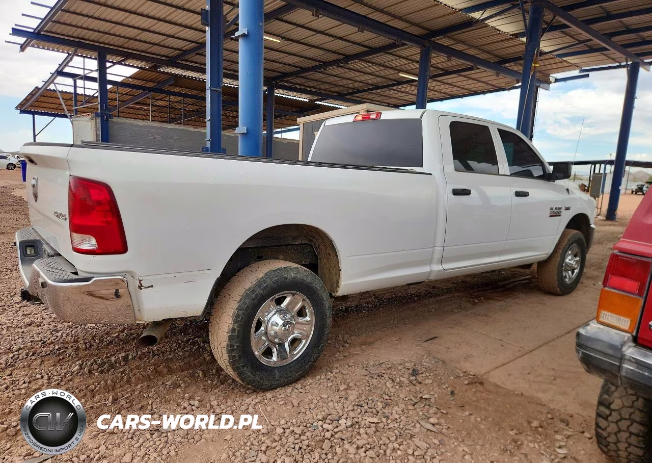 2018 Ram 2500 St VIN:3C6UR5HJ3JG359459 - 3