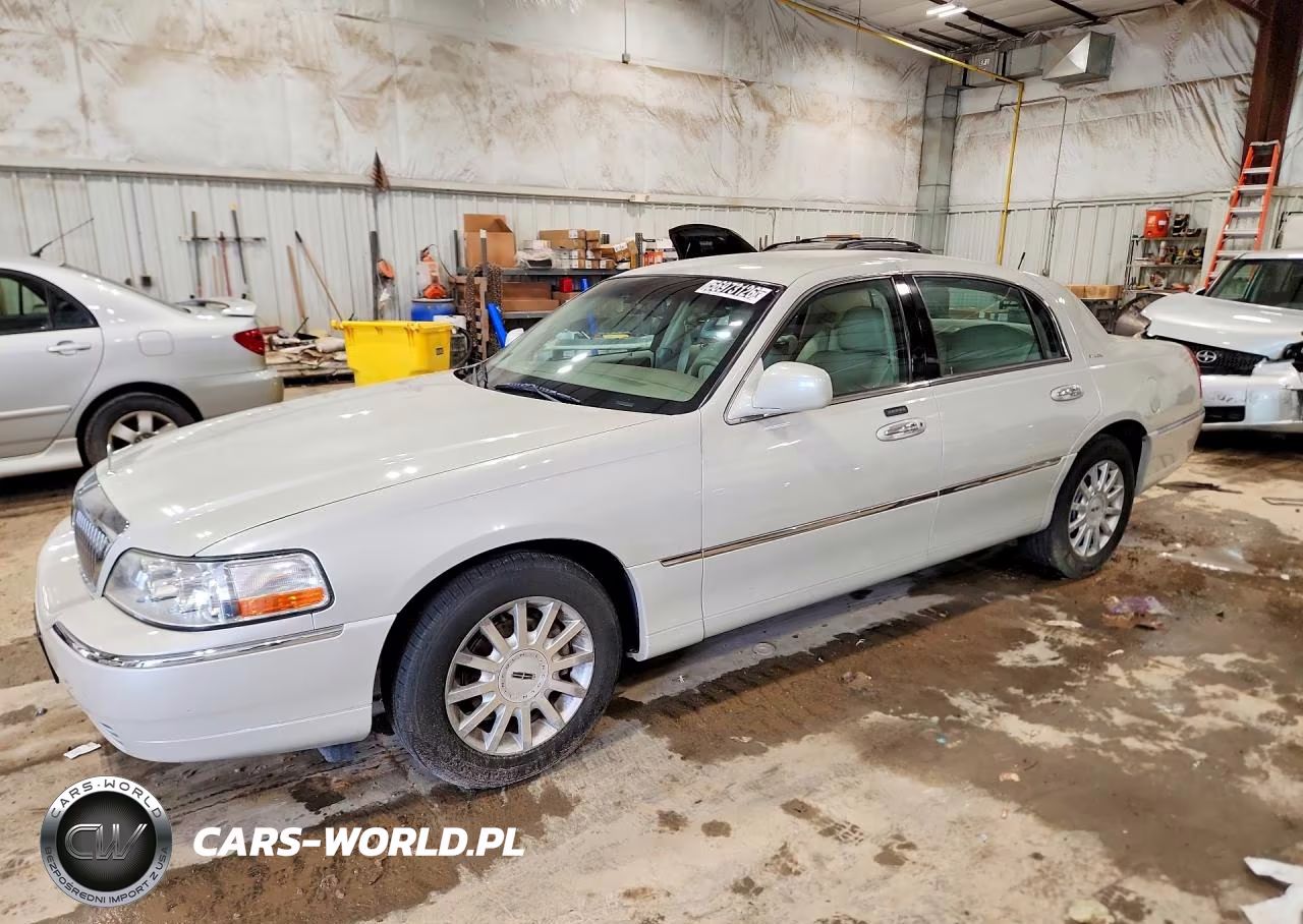 2006 Lincoln Town Car Signature