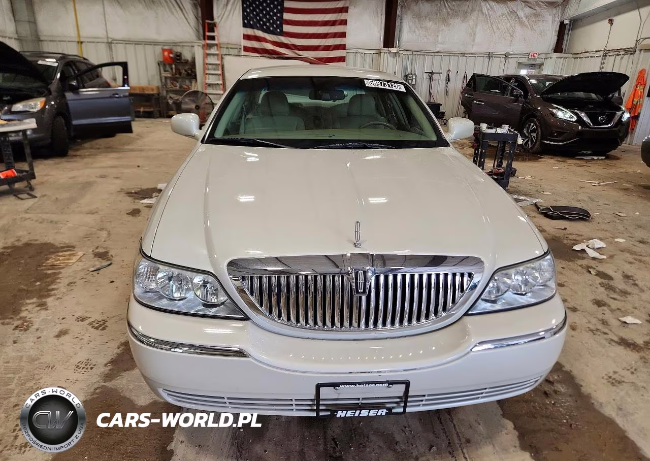 2006 Lincoln Town Car Signature VIN:1LNHM81W36Y622591 - 5