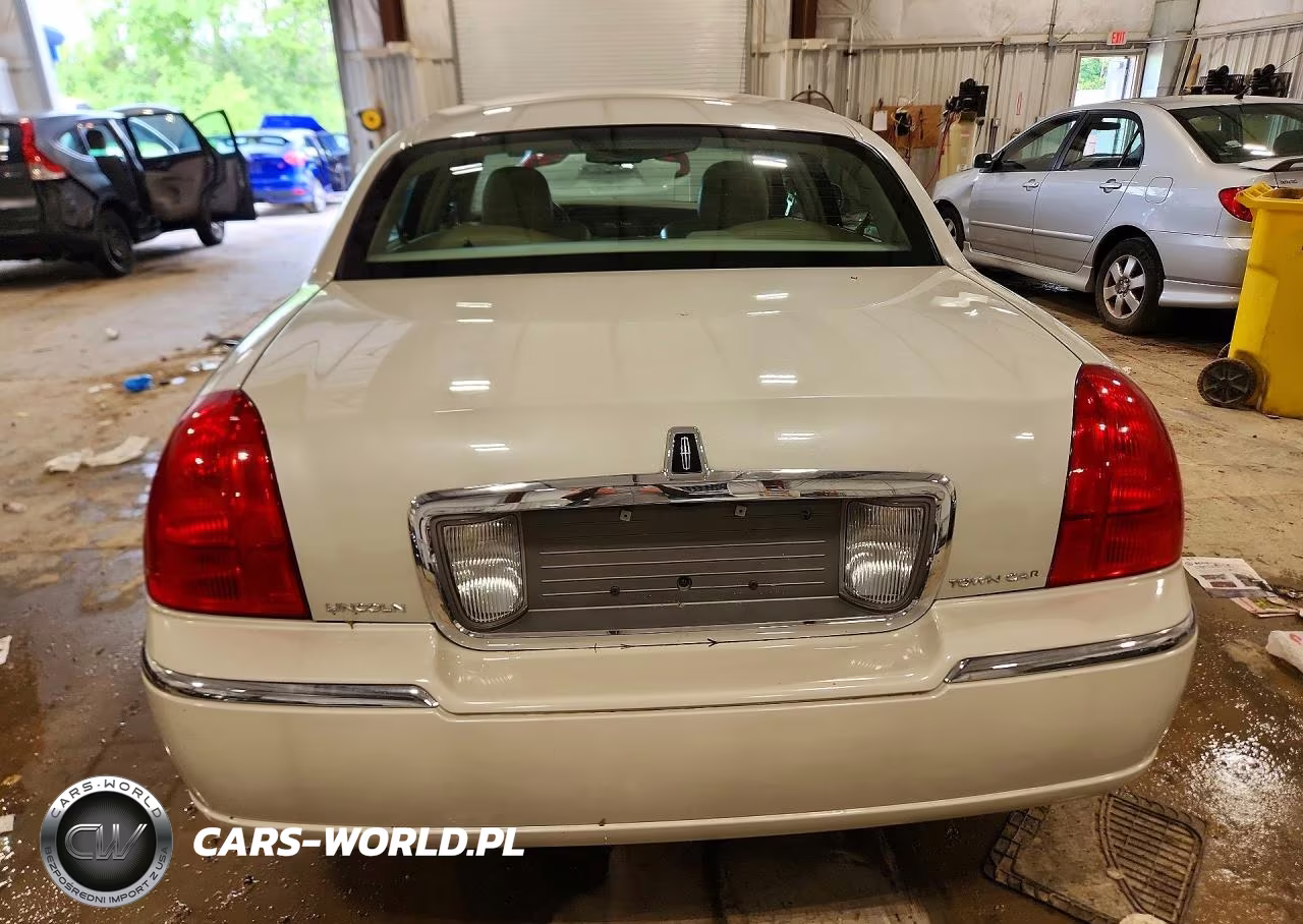 2006 Lincoln Town Car Signature VIN:1LNHM81W36Y622591 - 6