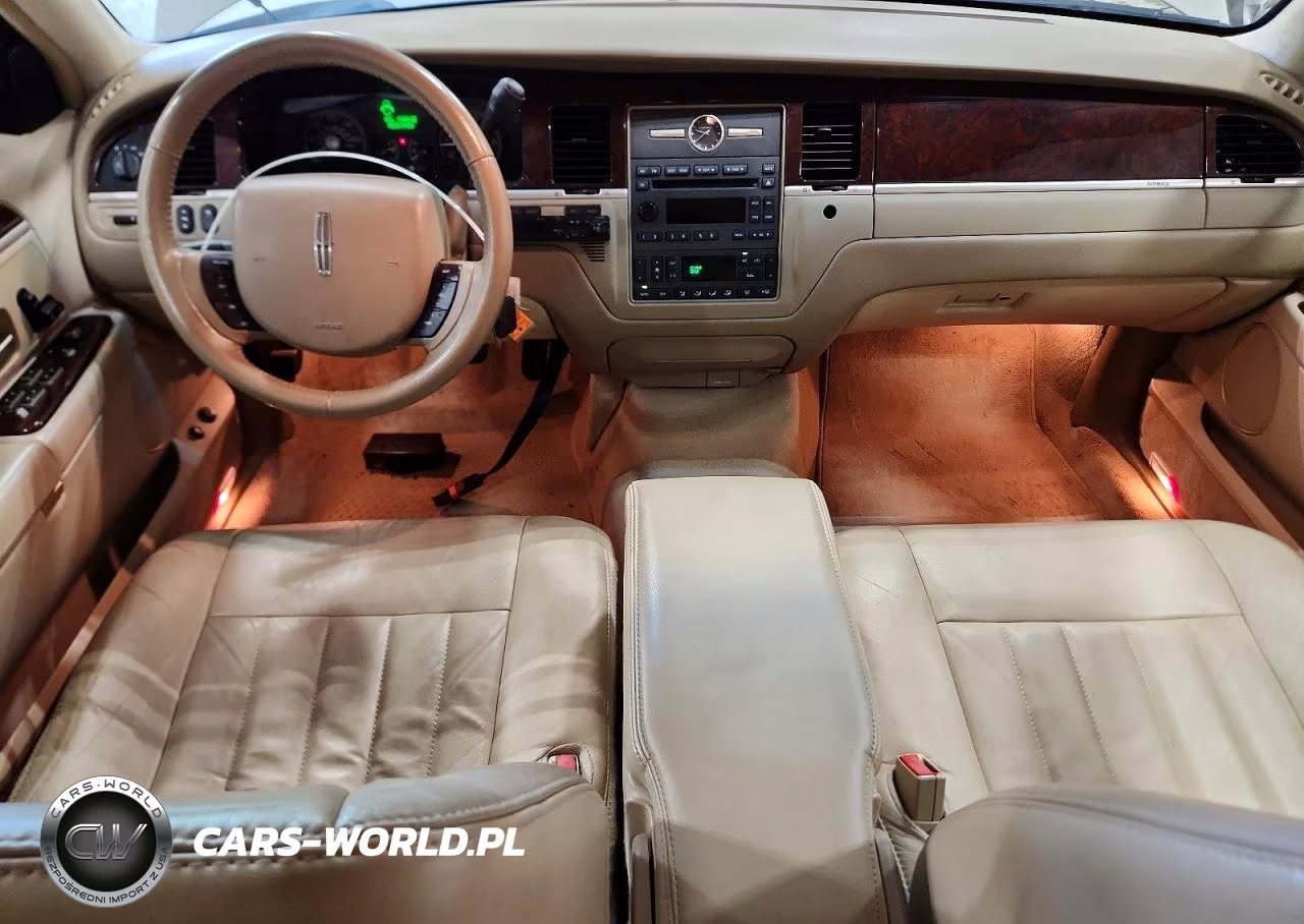 2006 Lincoln Town Car Signature VIN:1LNHM81W36Y622591 - 8