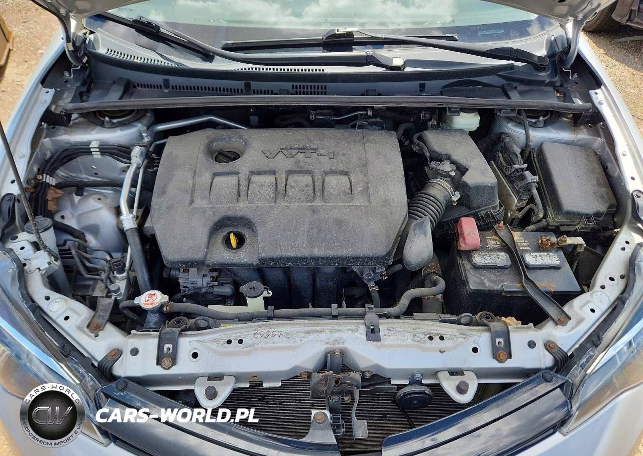 2018 Toyota Corolla Le VIN:2T1BURHE3JC041814 - 11