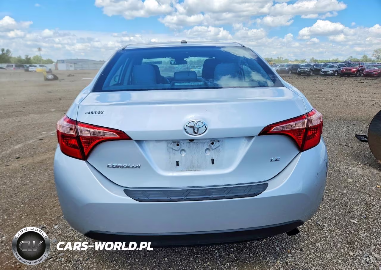 2018 Toyota Corolla Le VIN:2T1BURHE3JC041814 - 6