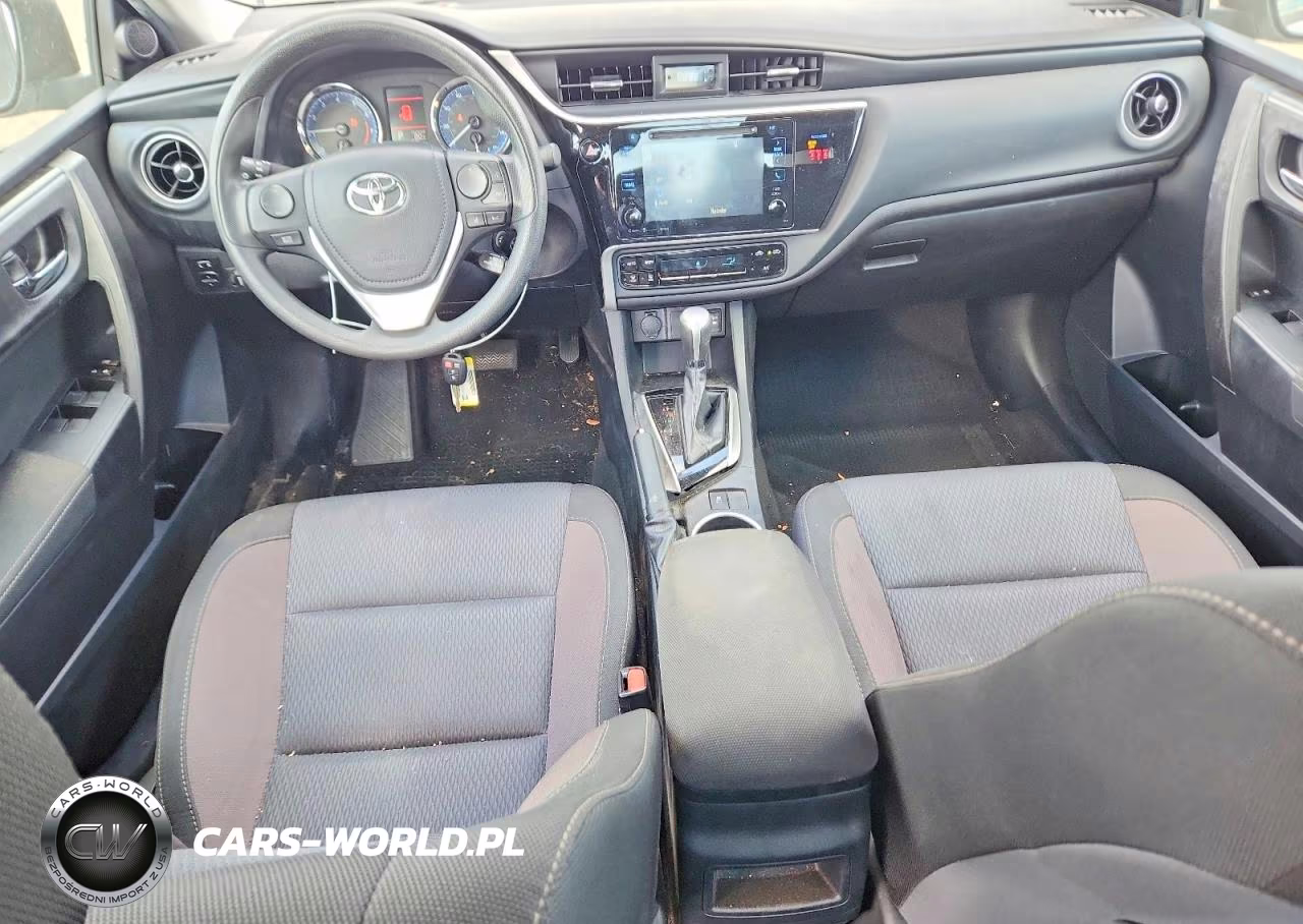 2018 Toyota Corolla Le VIN:2T1BURHE3JC041814 - 8
