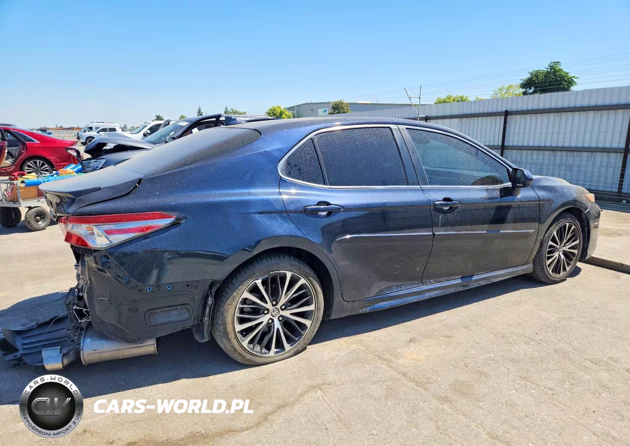 2019 Toyota Camry L VIN:4T1B11HK6KU245698 - 3