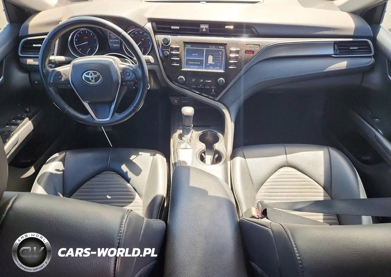 2019 Toyota Camry L VIN:4T1B11HK6KU245698 - 8