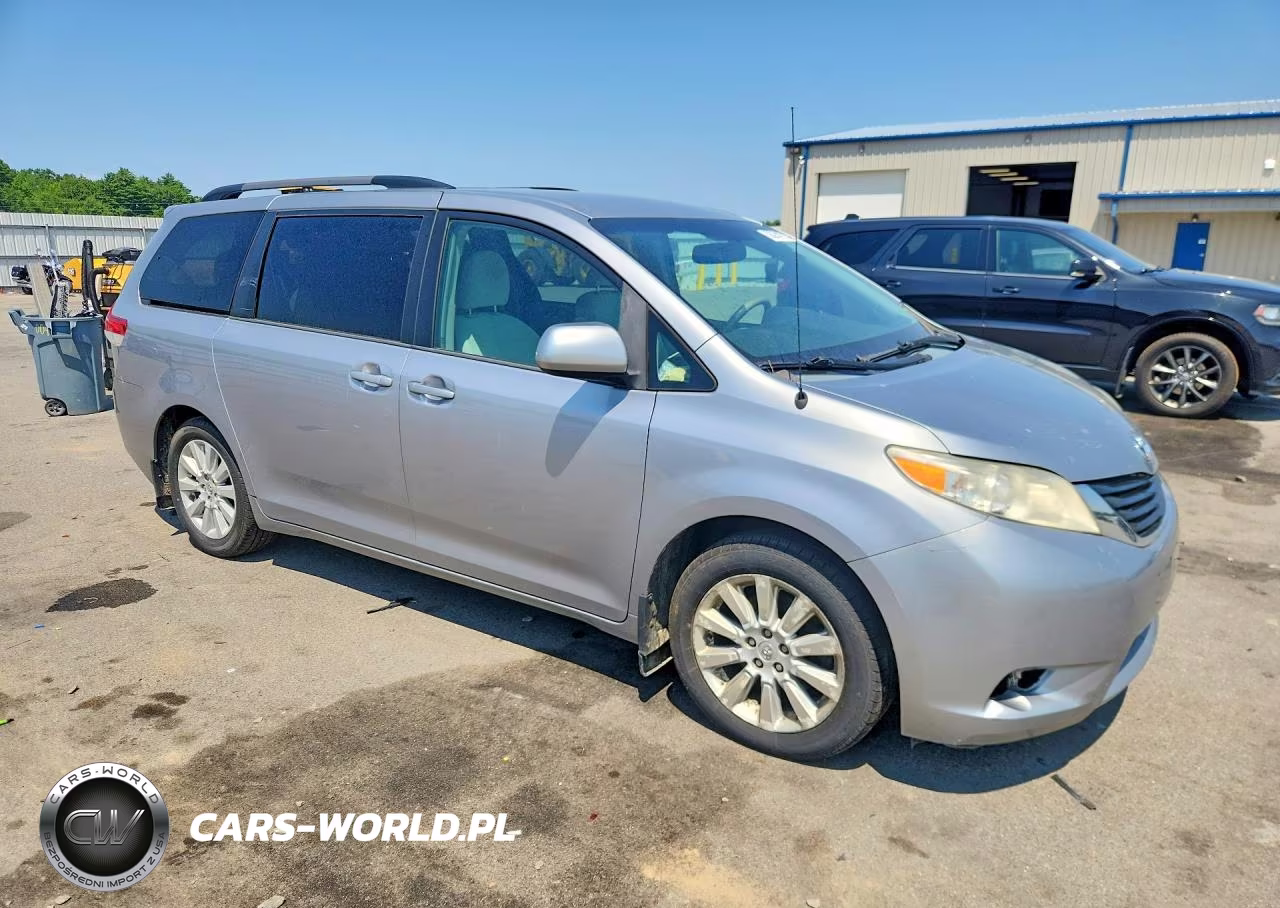 2013 Toyota Sienna Le VIN:5TDJK3DC2DS051748 - 4