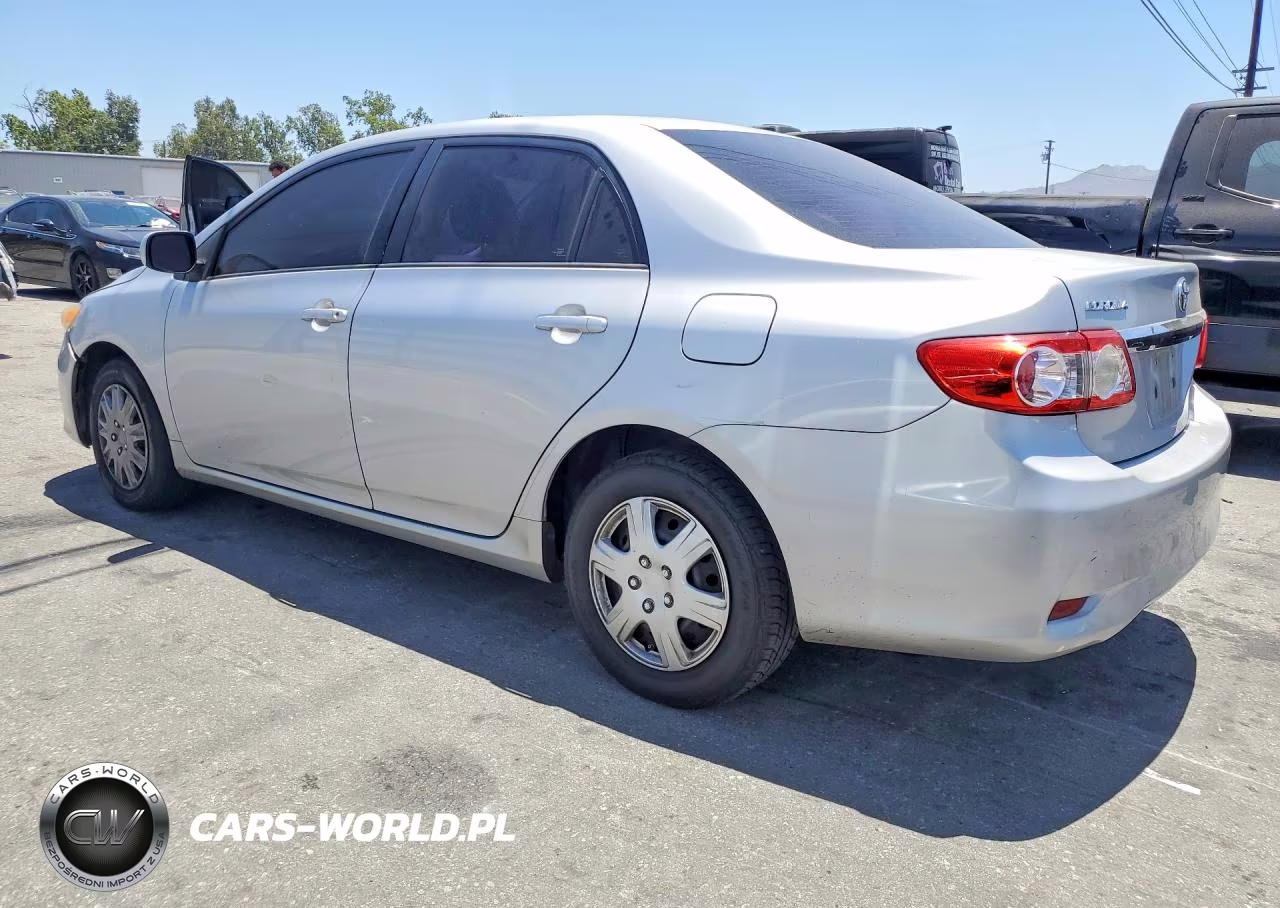 2011 Toyota Corolla Le VIN:2T1BU4EE0BC587916 - 2