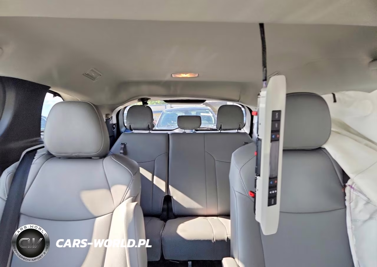 2026 Toyota Sienna Xle 7-Passenger VIN:5TDYSKFC1TS254859 - 10