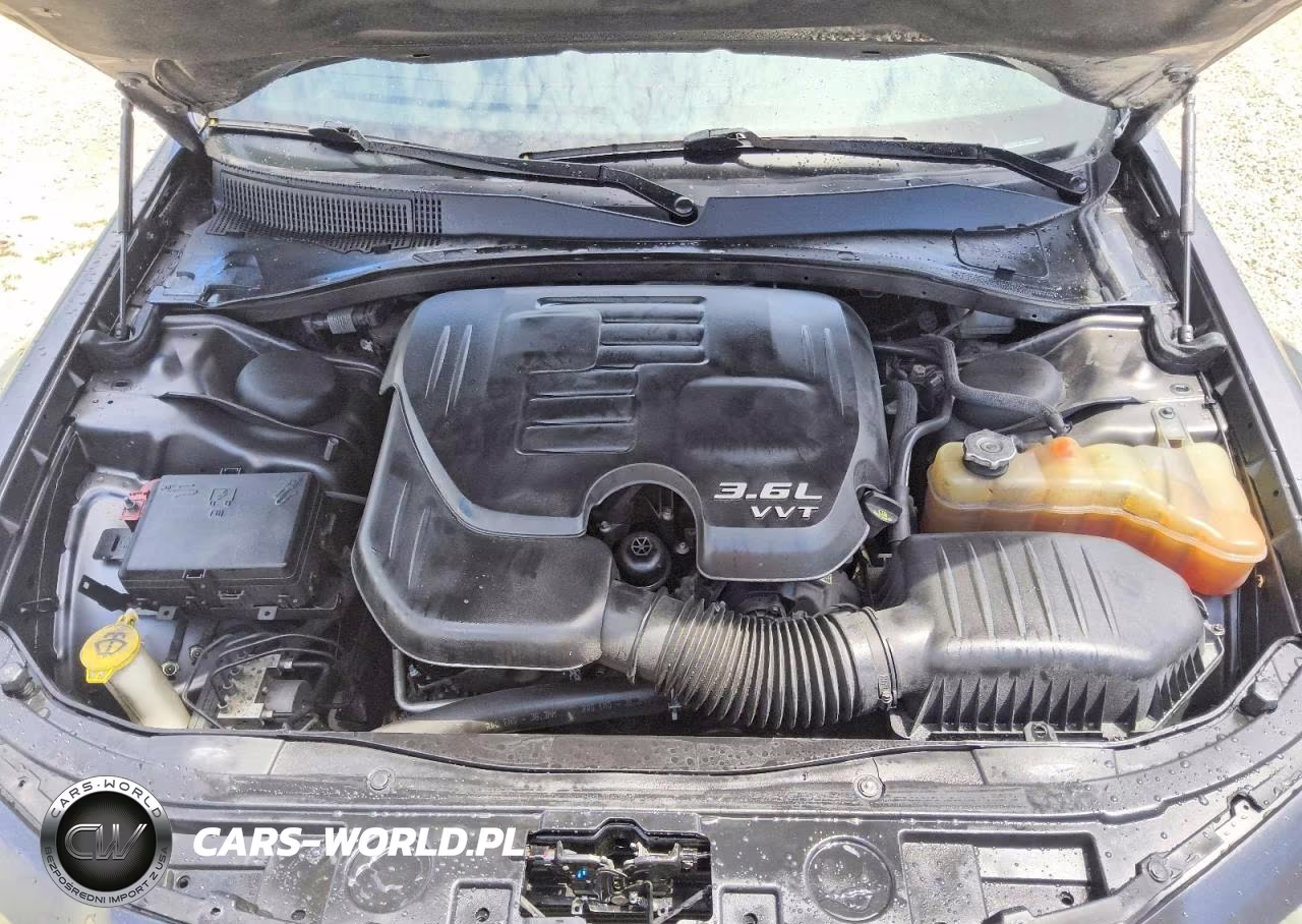 2019 Chrysler 300 S VIN:2C3CCABG1KH654206 - 11