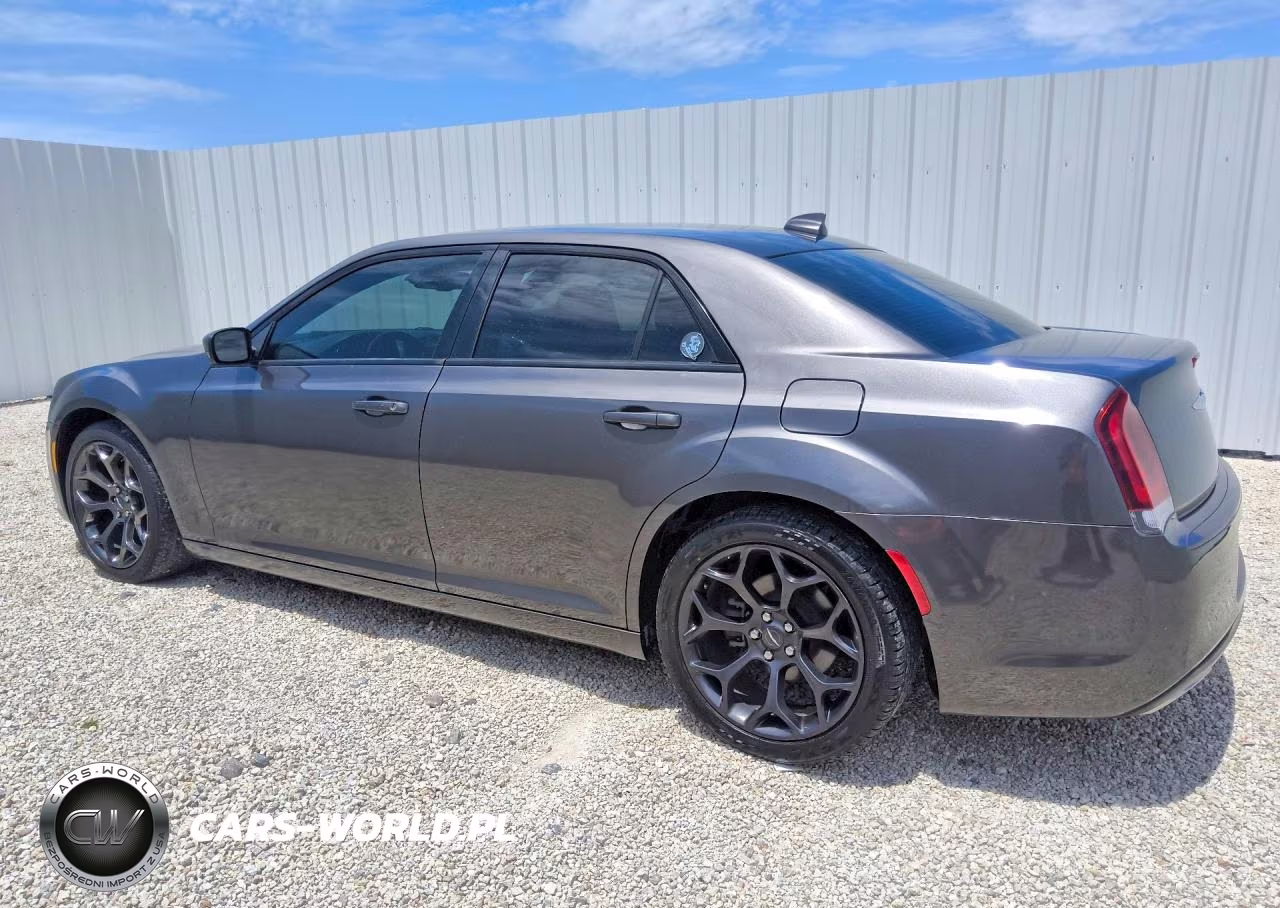 2019 Chrysler 300 S VIN:2C3CCABG1KH654206 - 2