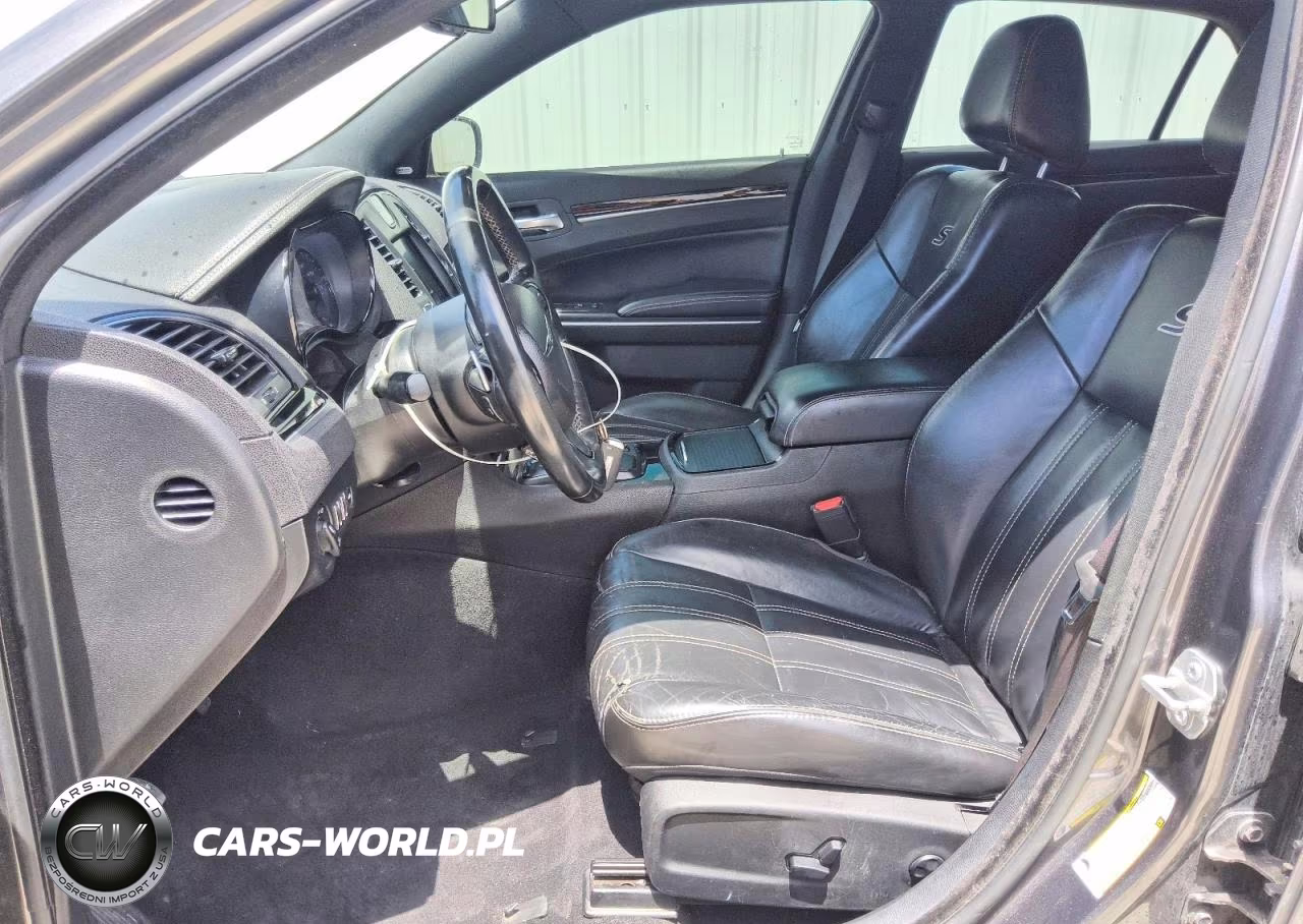 2019 Chrysler 300 S VIN:2C3CCABG1KH654206 - 7