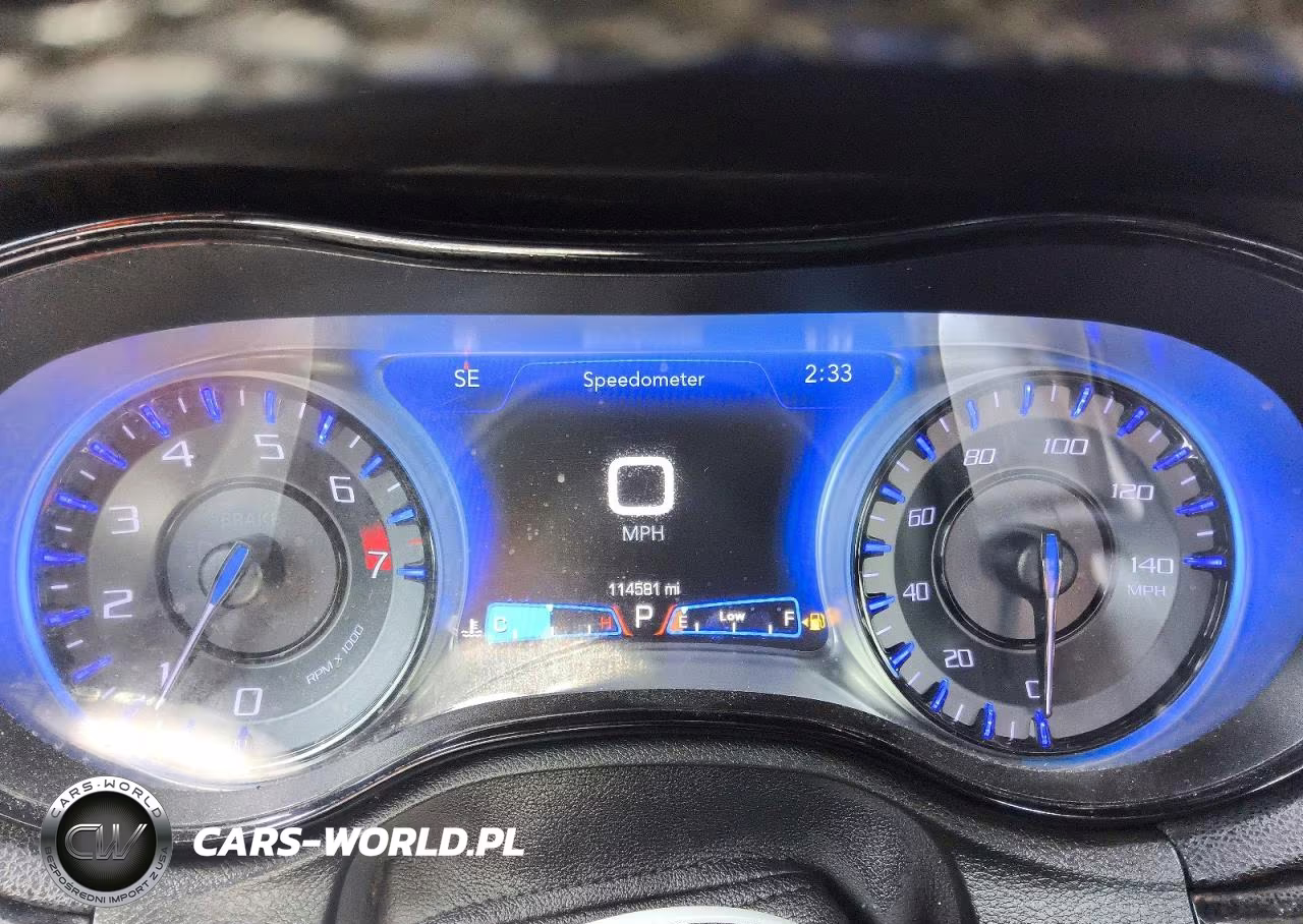 2019 Chrysler 300 S VIN:2C3CCABG1KH654206 - 9