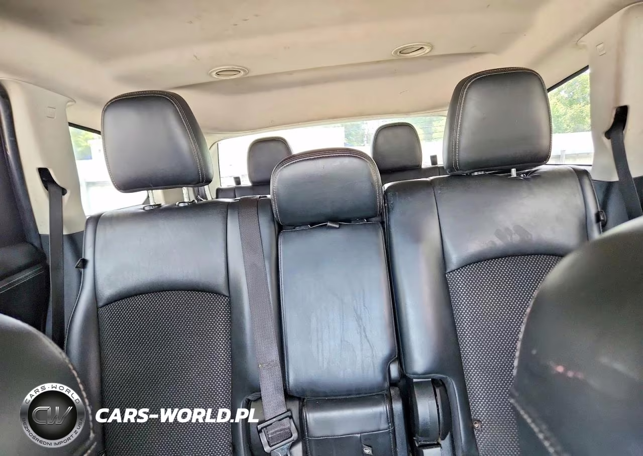 2018 Dodge Journey Crossroad VIN:3C4PDCGG9JT257315 - 10