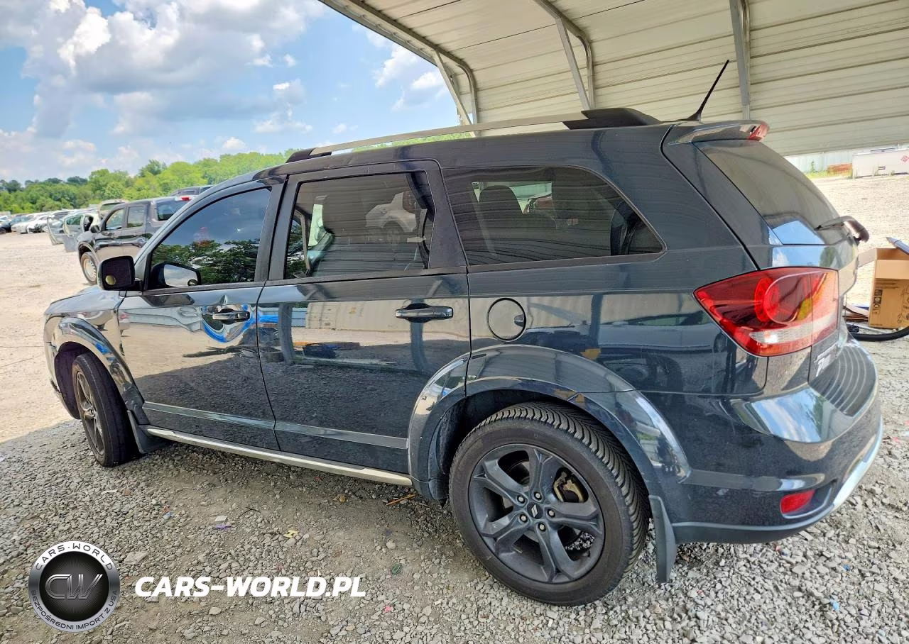 2018 Dodge Journey Crossroad VIN:3C4PDCGG9JT257315 - 2
