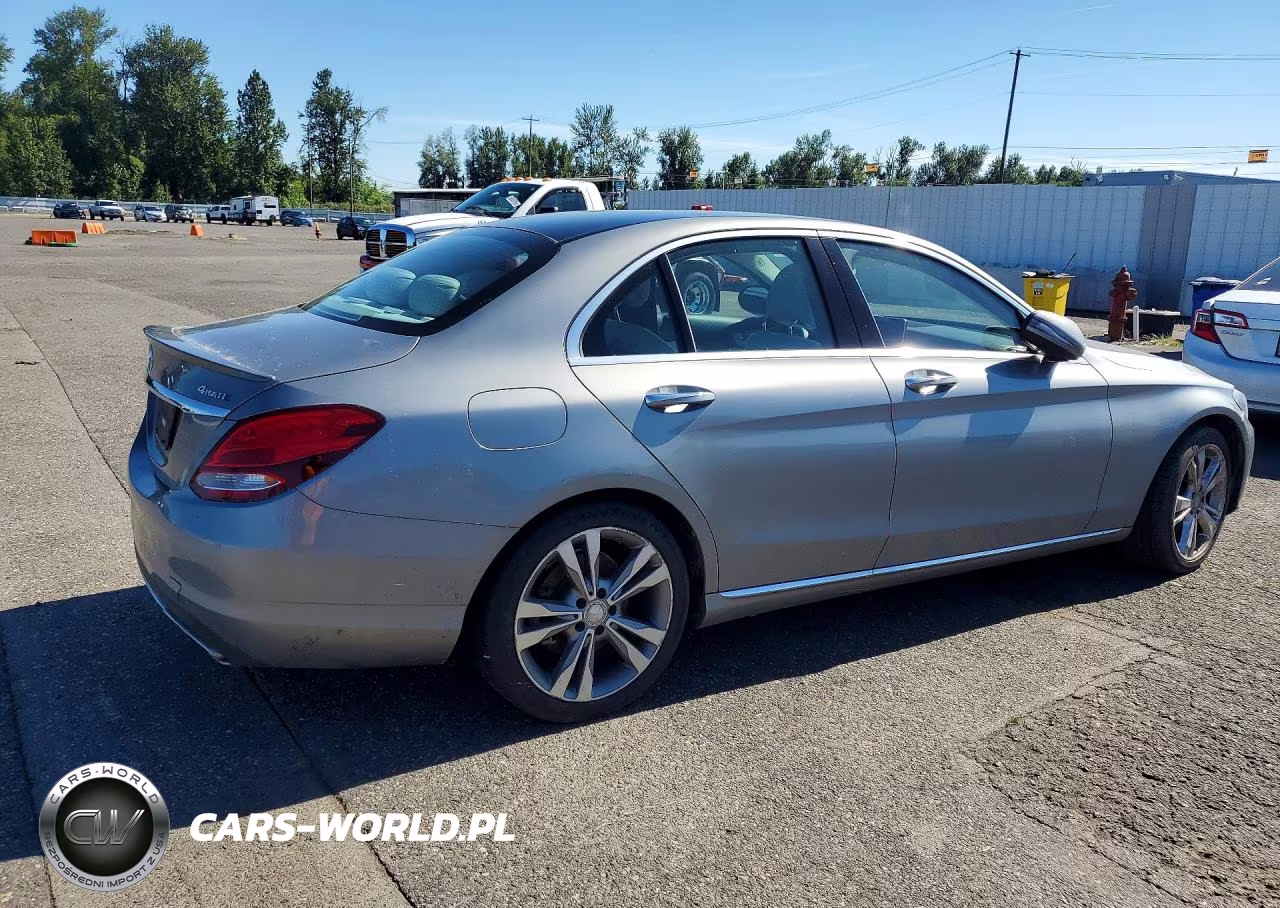 2016 Mercedes-Benz C 300 4Matic VIN:55SWF4KB5GU127268 - 3