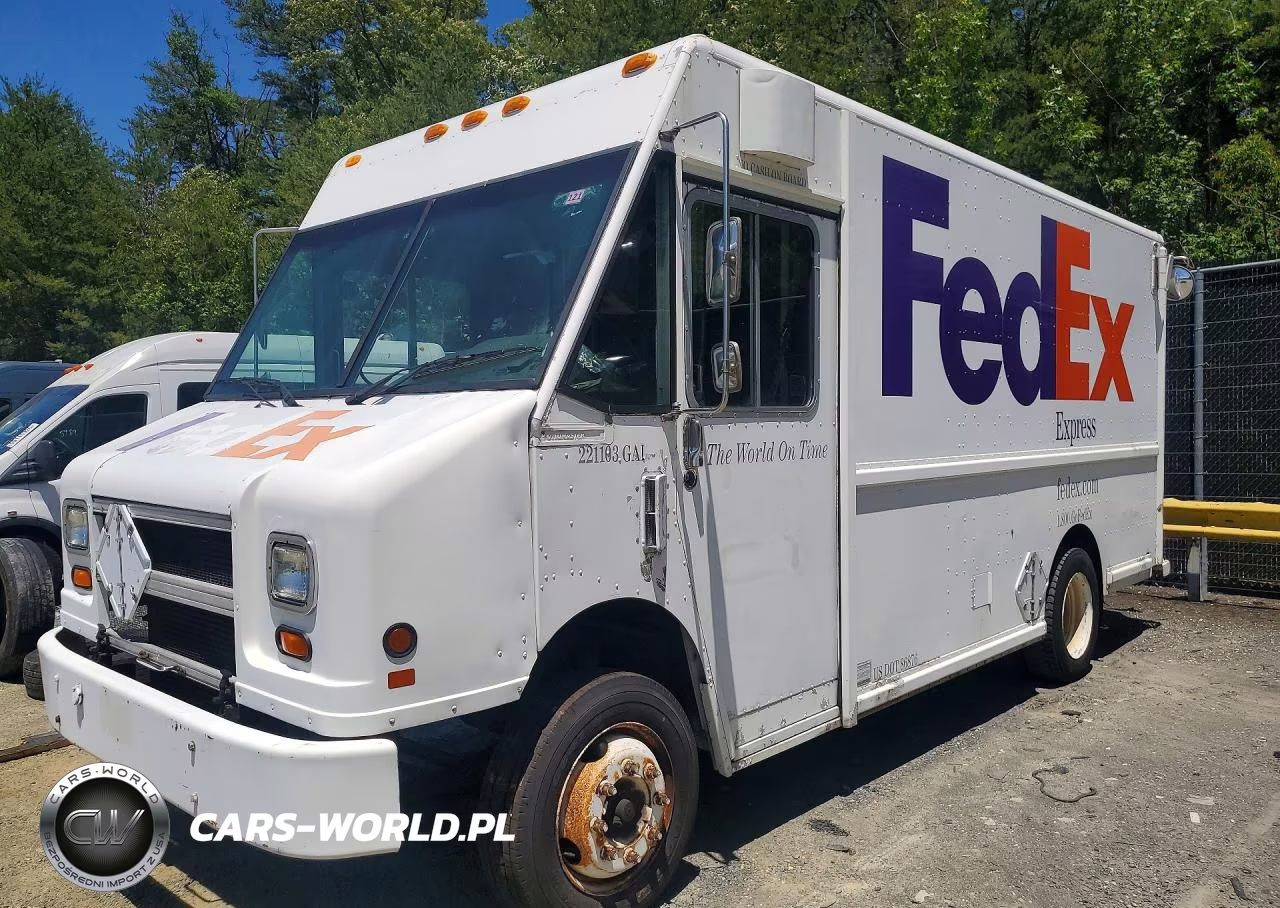 1998 Freightliner Chassis M Line Walk-In Van