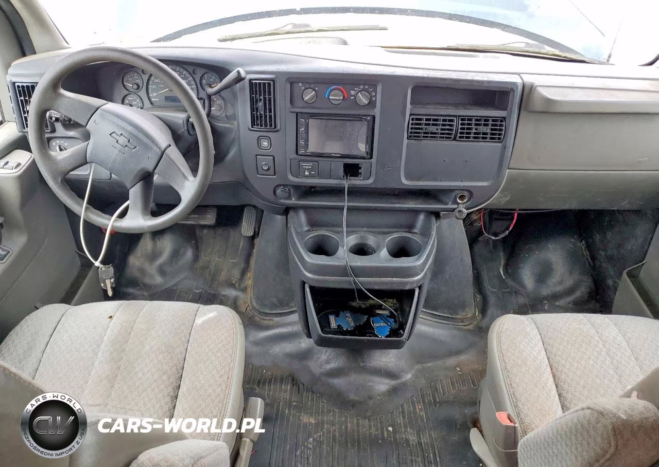 2004 Chevrolet Express G2500 VIN:1GAGG25UX41238013 - 8