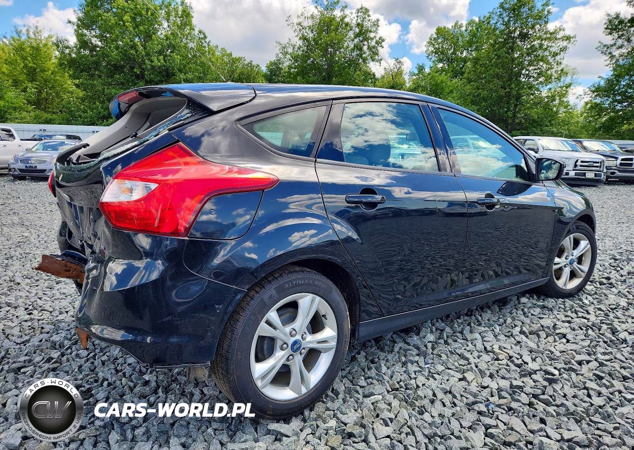 2013 Ford Focus Se VIN:1FADP3K25DL218622 - 3