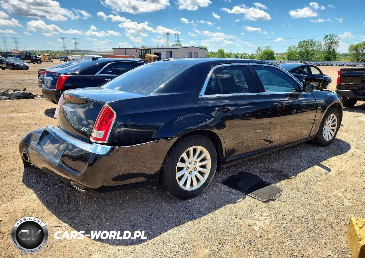 2014 Chrysler 300 VIN:2C3CCAAG9EH260104 - 3