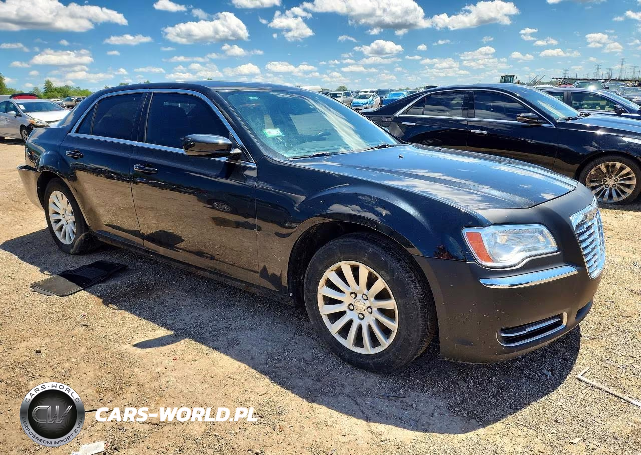 2014 Chrysler 300 VIN:2C3CCAAG9EH260104 - 4
