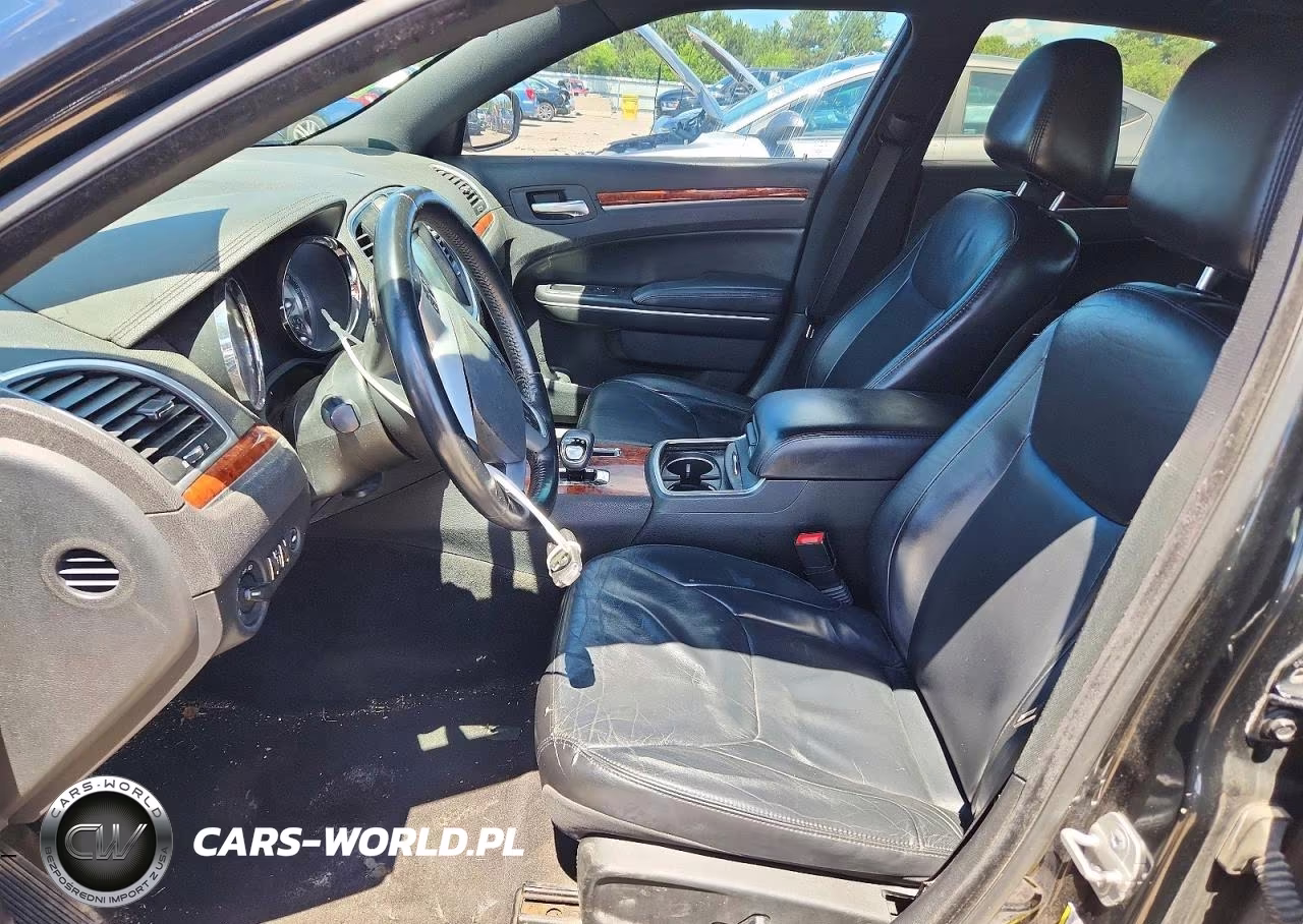 2014 Chrysler 300 VIN:2C3CCAAG9EH260104 - 7