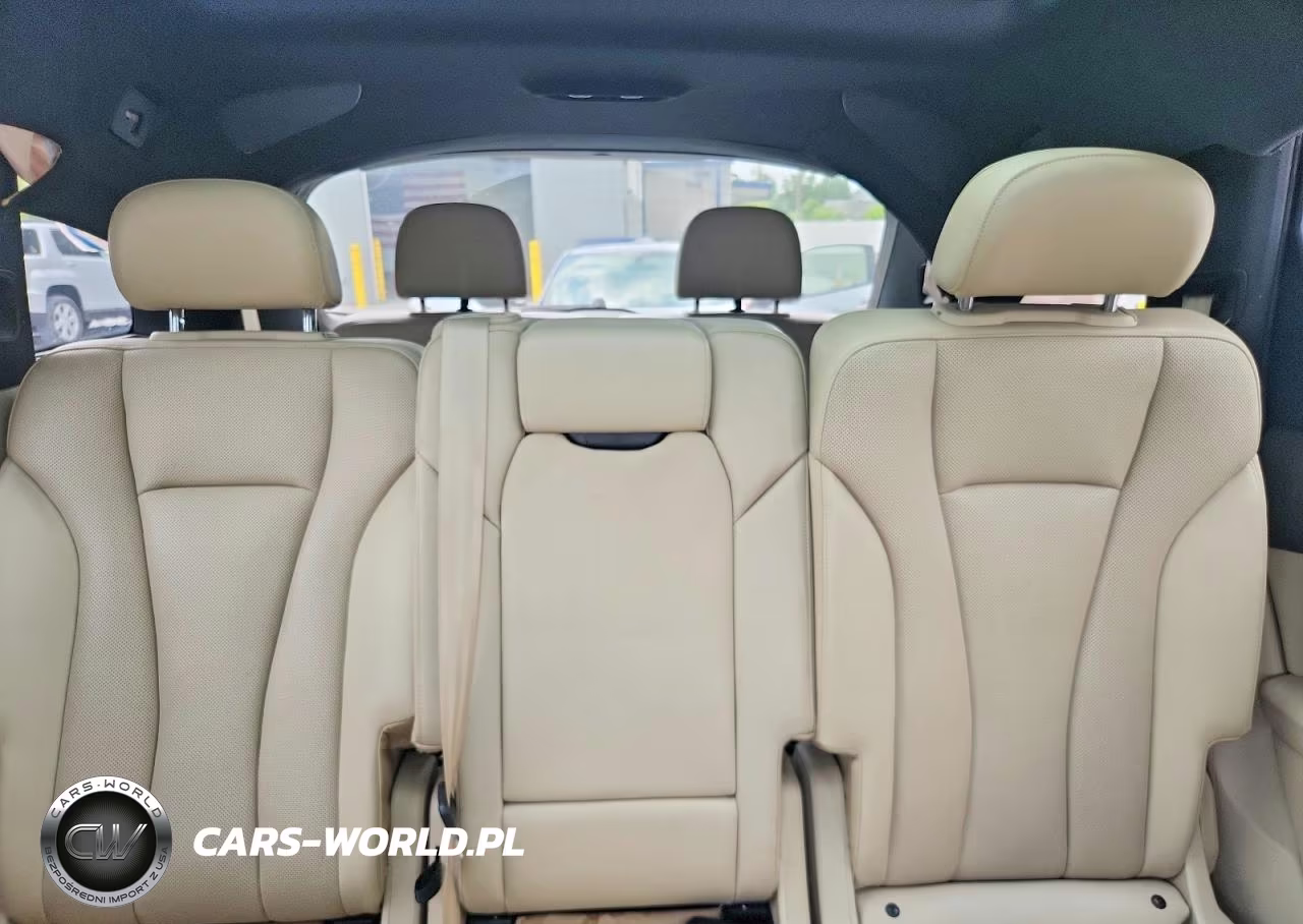 2017 Audi Q7 Premium Plus VIN:WA1LAAF79HD016510 - 10