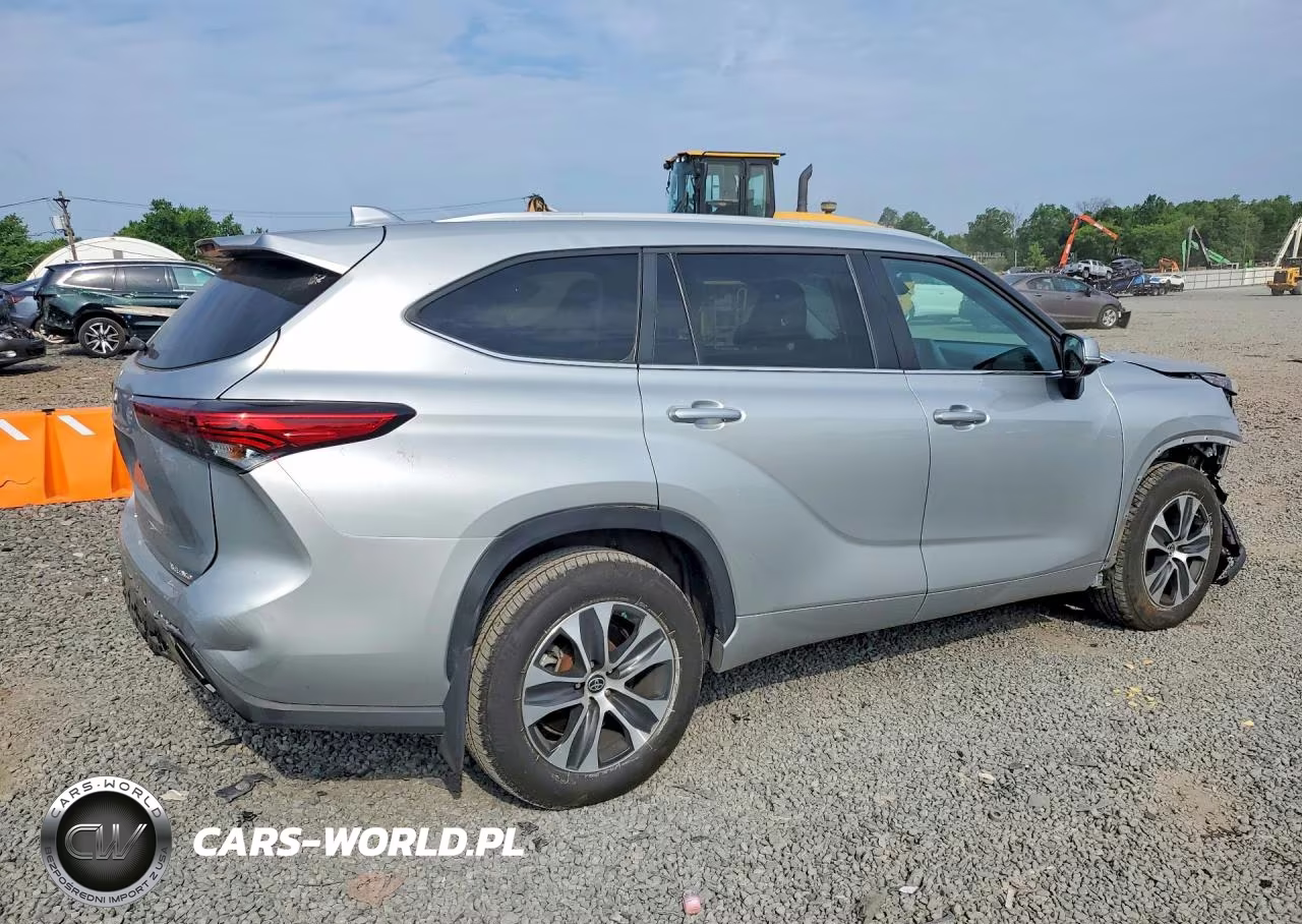 2023 Toyota Highlander Xle VIN:5TDKDRBH2PS045307 - 3
