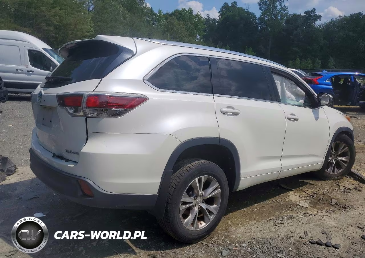 2015 Toyota Highlander Xle VIN:5TDJKRFH9FS161873 - 3