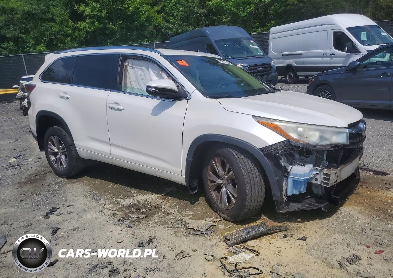 2015 Toyota Highlander Xle VIN:5TDJKRFH9FS161873 - 4