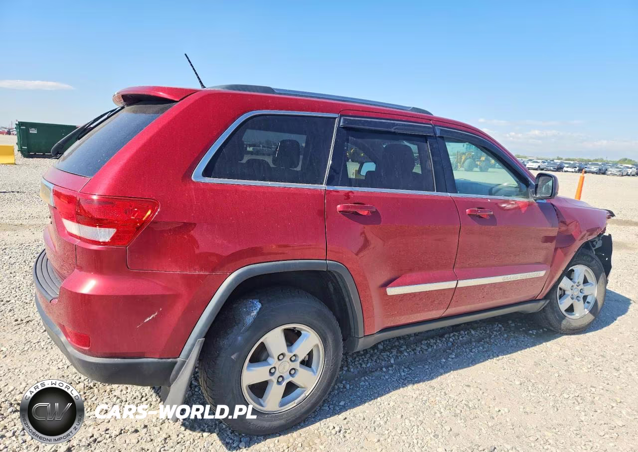 2013 Jeep Grand Cherokee Laredo VIN:1C4RJFAG9DC631806 - 3