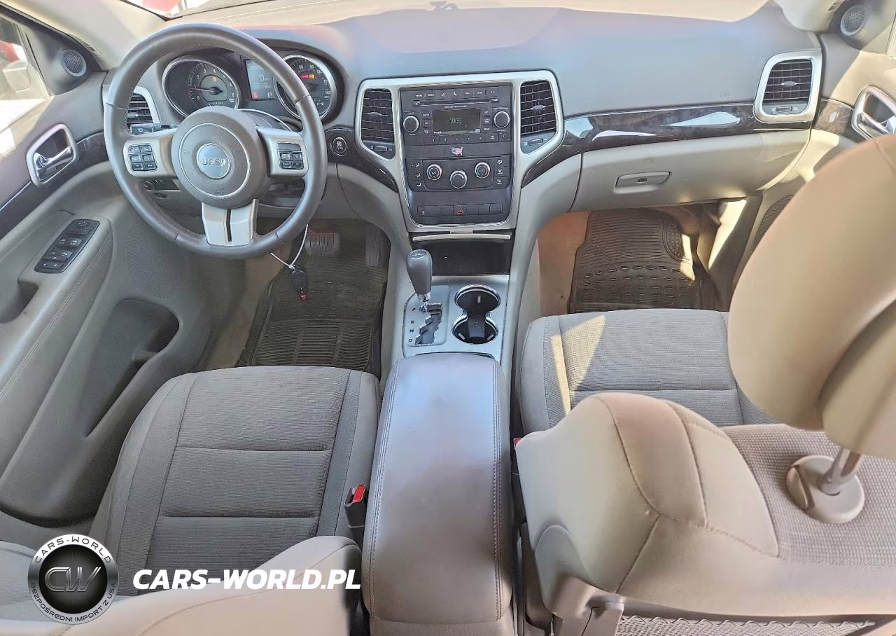 2013 Jeep Grand Cherokee Laredo VIN:1C4RJFAG9DC631806 - 8